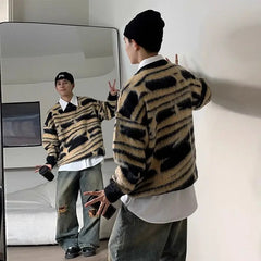 Threebooy Trendy Brand Soft Waxy Sweater for Men and Women Contrasting Colors Long Sleeves Round Neck Loose Casual Couple Pullover Jacket