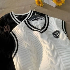 Threebooy British Style Fashion Vest Sweater Men's Korean Version 2025 Autumn Trend Loose College Sweater Couple Vest Sweater Aesthetic