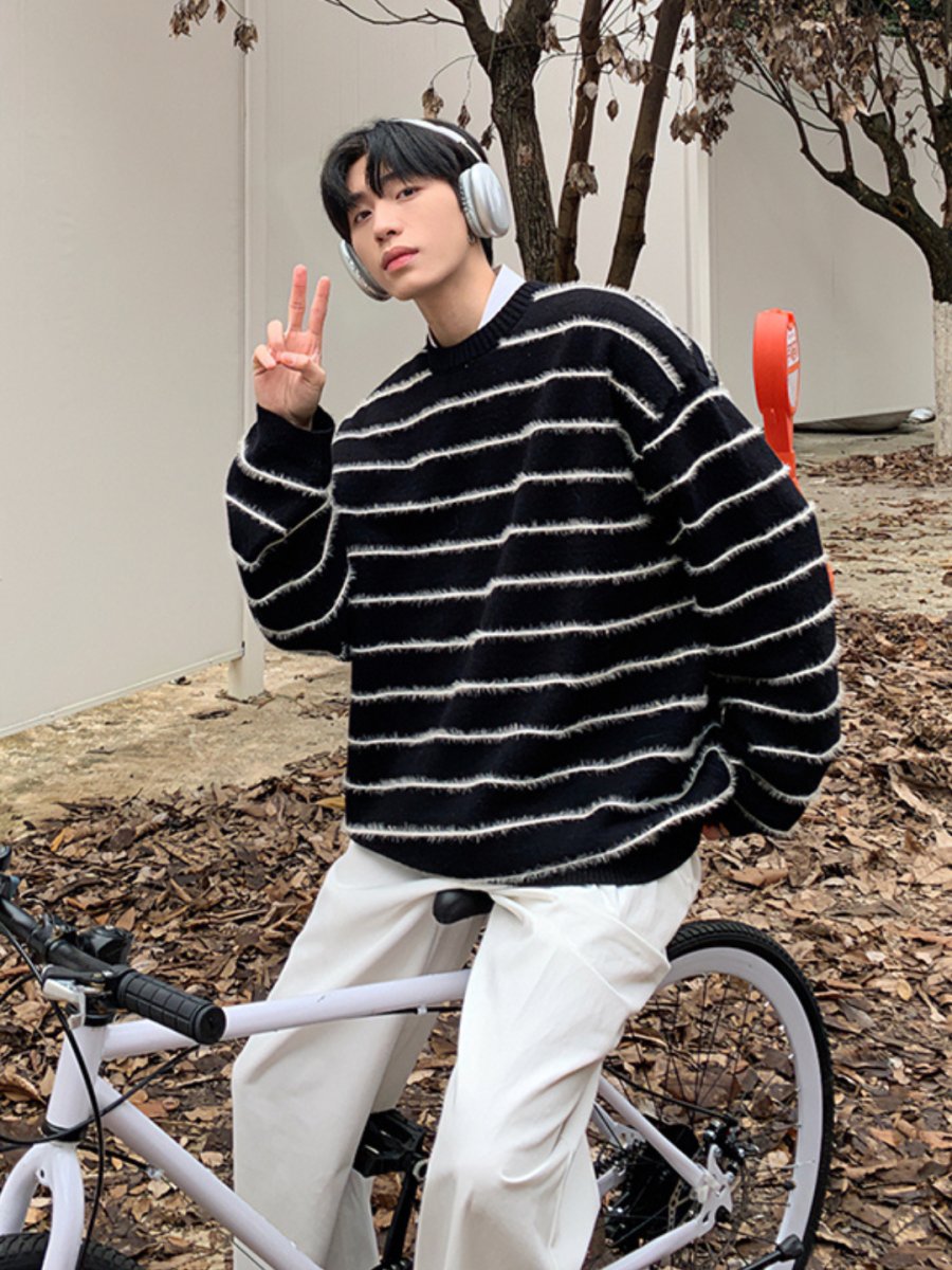 Threebooy [ONELYC1NS]Black and white striped knit na1430