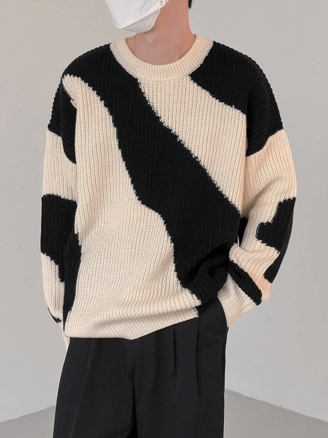Threebooy [DAZIONSED] Contrast Pull Sweater NA603