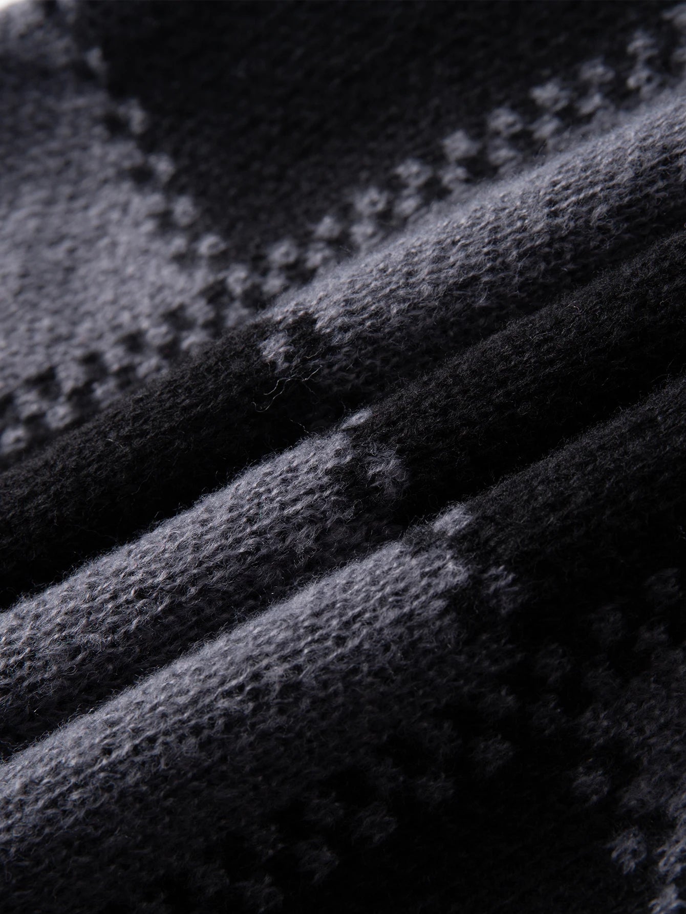 Threebooy New Popular Autumn Winter Plaid Jacquard Pattern Pullover Sweater Casual Round Neck Contrast Color Knitted Men's Pullover