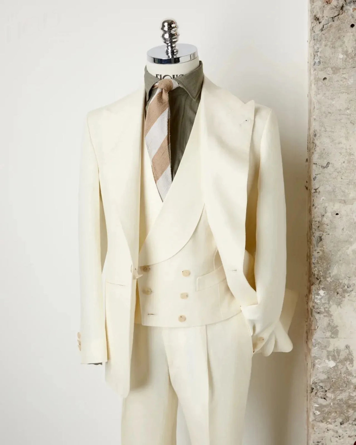 Threebooy  Beige Men's Suit 3 Pieces Blazer Vest Pants One Button Peaked Lapel Business Slim Fit Tuxedo Formal Wedding Groom
