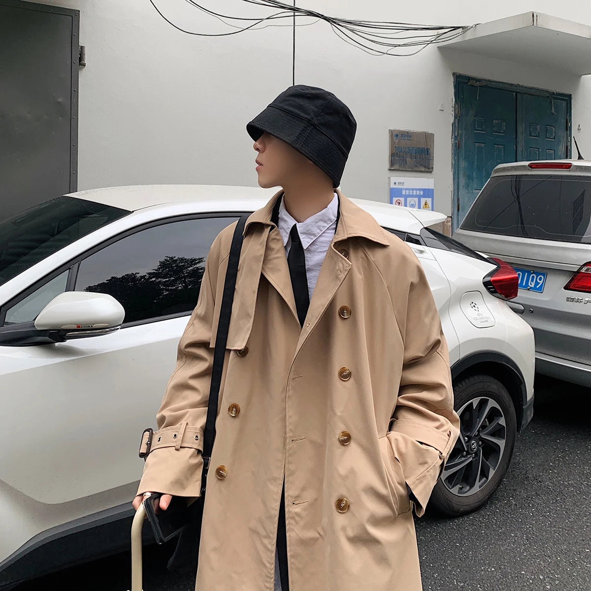 Threebooy men's coat Autumen Thin loose long trench men Innovative cuff design Lightweight trench coat man