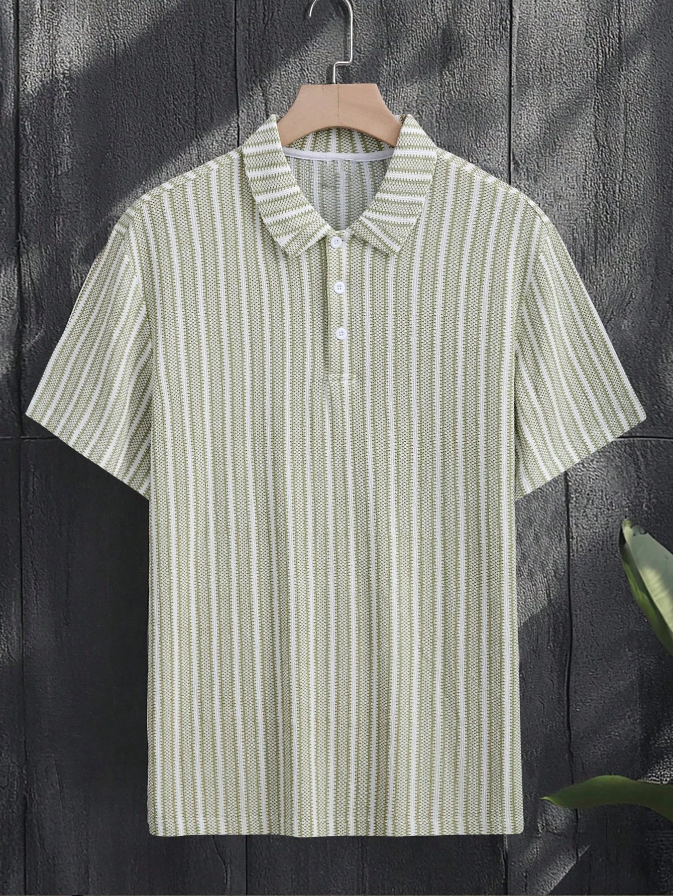 Threebooy  Men's Summer Knitted Striped Lapel Short Sleeved Polo Shirt Comfortable and Fashionable Polo Shirt Suitable for Daily Wear