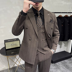 Threebooy  The new Spring suit set is fashionable, stylish and versatile. It's a three-piece formal suit suitable for British business
