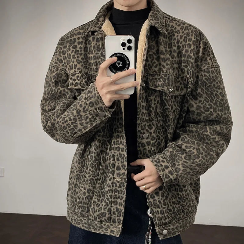 Threebooy Winter velvet thick jacket men's coat Leopard print fashion Short jacket 2025 new loose man cotton coat
