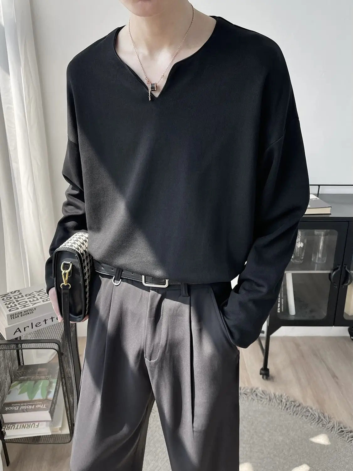 Threebooy  Light Luxury Top High-end Niche Designer V-neck Long-sleeved T-shirt Men Spring Autumn Trendy Versatile Base Shirt Aesthetic