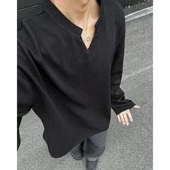 Threebooy Long Sleeved T-shirt Men Fashion White Casual V-neck T Shirt Men Streetwear Korean Loose Pleated T Shirt Mens Top Plus Size 5XL