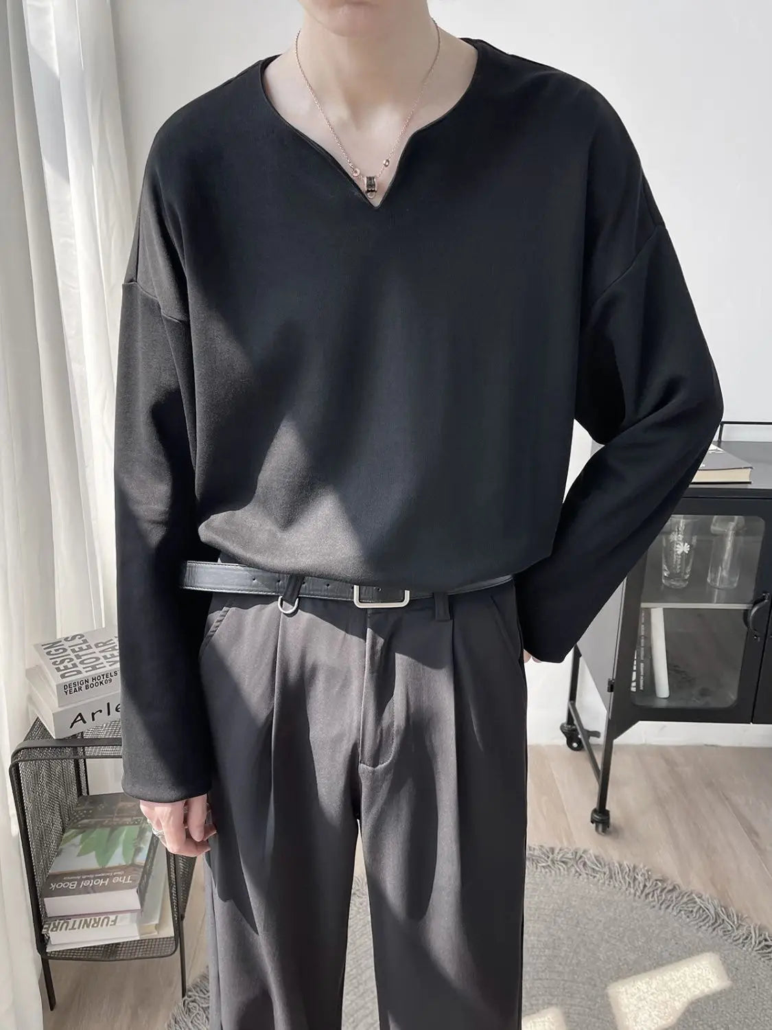 Threebooy  Light Luxury Top High-end Niche Designer V-neck Long-sleeved T-shirt Men Spring Autumn Trendy Versatile Base Shirt Aesthetic