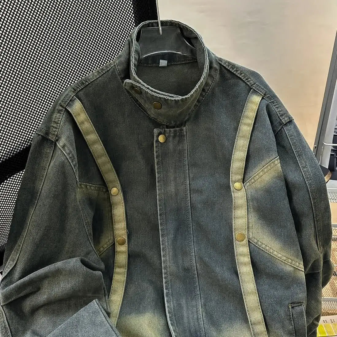 Threebooy  American Retro Niche Button Jeans Coat Design Zipper Loose Washed Denim Jacket Men's Autumn High Street Jacket Top Spring Autumn
