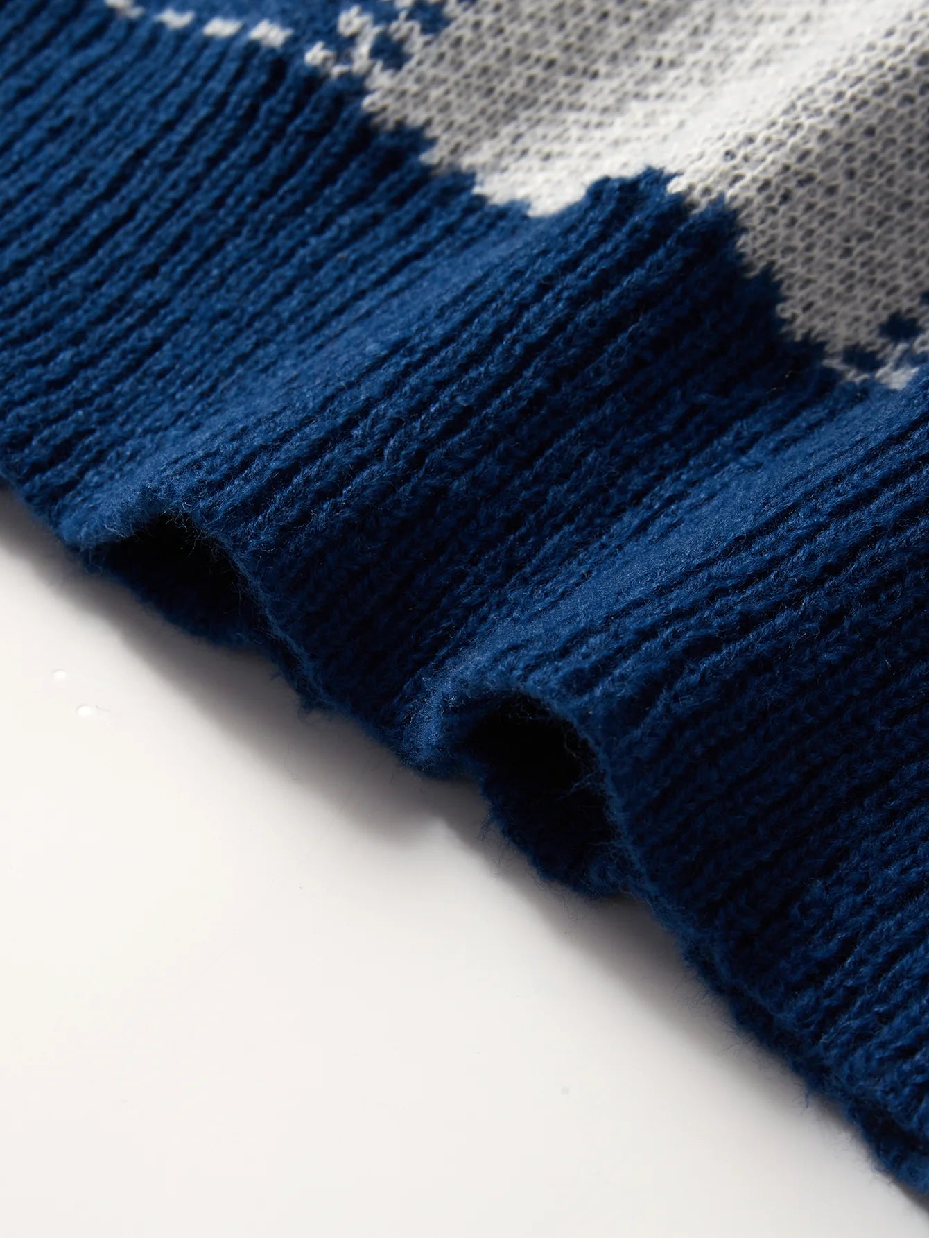 Threebooy New Popular Autumn Winter Plaid Jacquard Pattern Pullover Sweater Casual Round Neck Contrast Color Knitted Men's Pullover