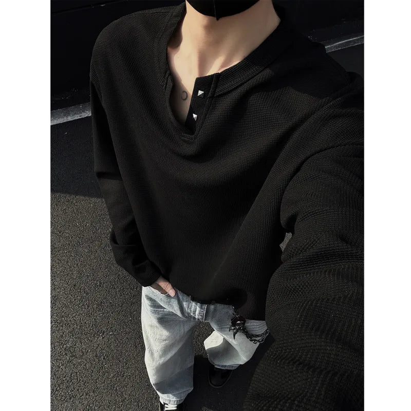 Threebooy Autumn White Long Sleeved T-shirt Men Fashion Black V-neck T-shirt Men Japanese Streetwear Hip-hop Loose Plaid T Shirt Mens Top
