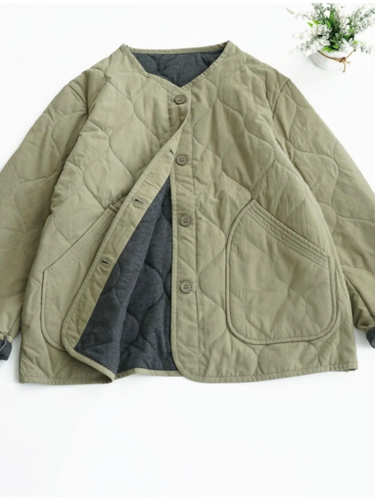 Threebooy Lightweight Long Sleeved Padded Jacket for Men Women Loose Casual Japanese Retro Single Breasted Clip on Cotton Short Parkas