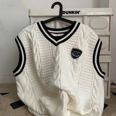 Threebooy British Style Fashion Vest Sweater Men's Korean Version 2025 Autumn Trend Loose College Sweater Couple Vest Sweater Aesthetic