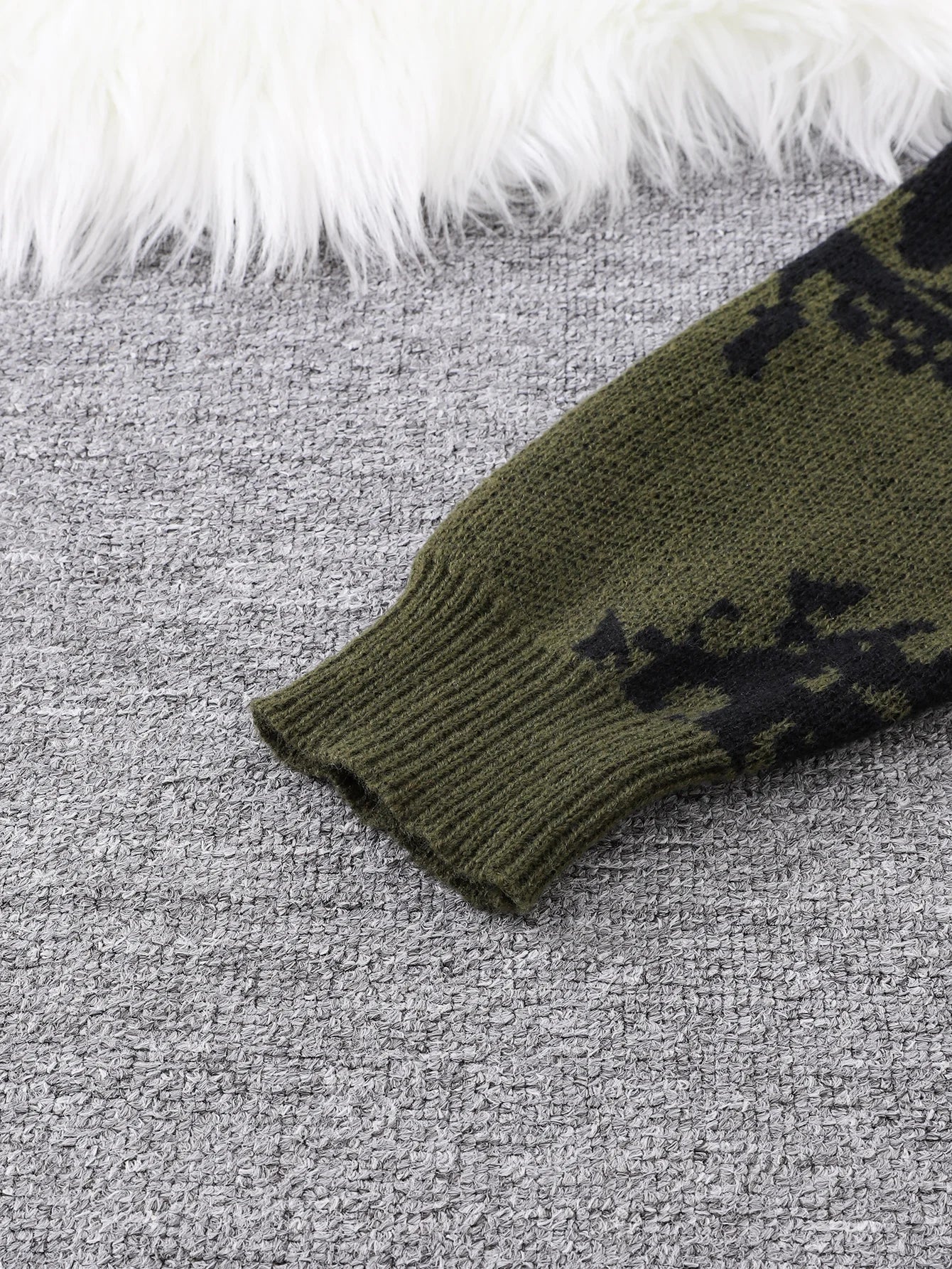Threebooy  New Popular Autumn and Winter Abstract Eye Jacquard Pattern Pullover Sweater Casual Round Neck Knitted Men's Pullover