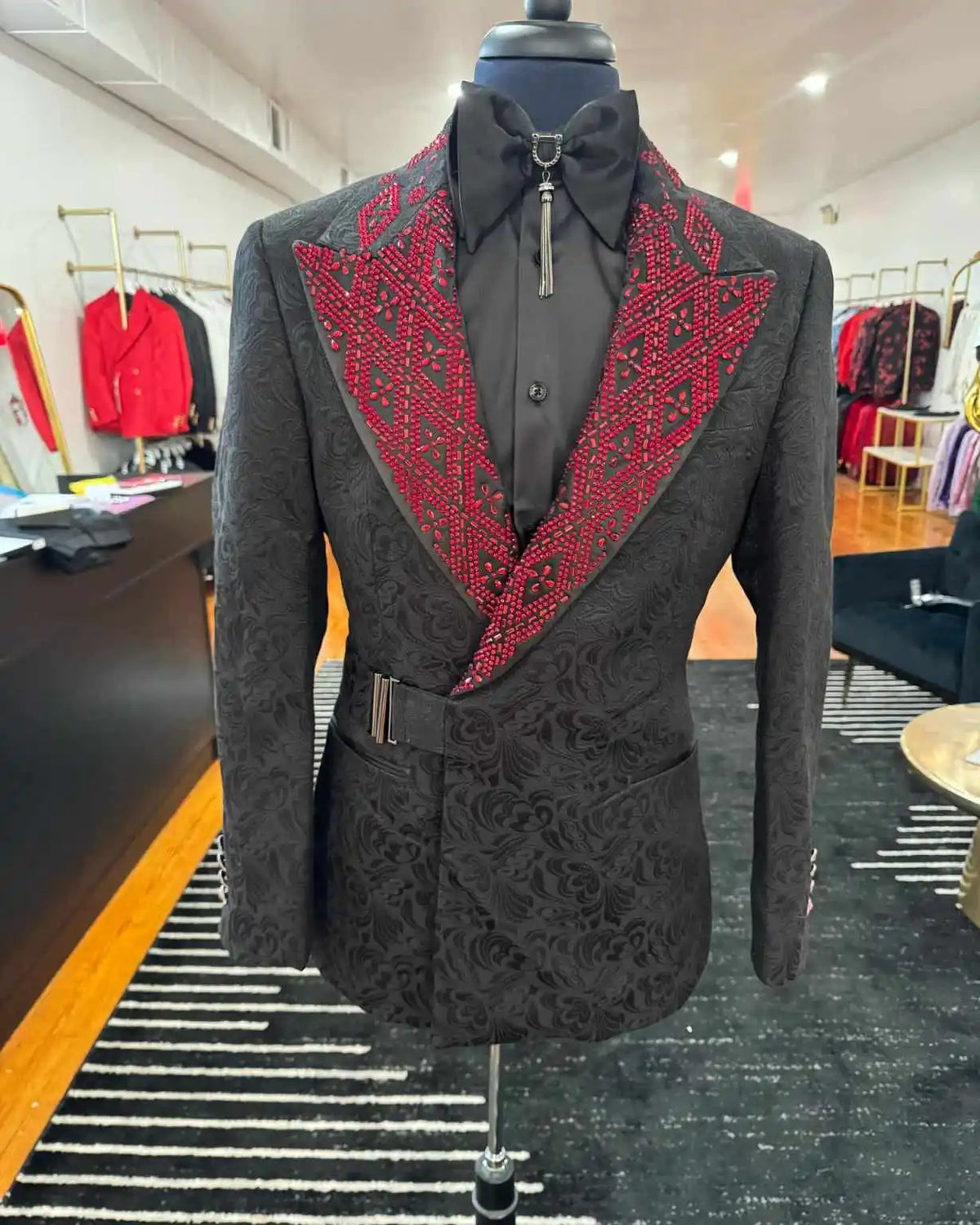 Threebooy  Stunning Jacquard Crystal Men Suits Slim Fit 2 Piece Jacket Pants Peak Lapel Formal Occasion Party Banquet