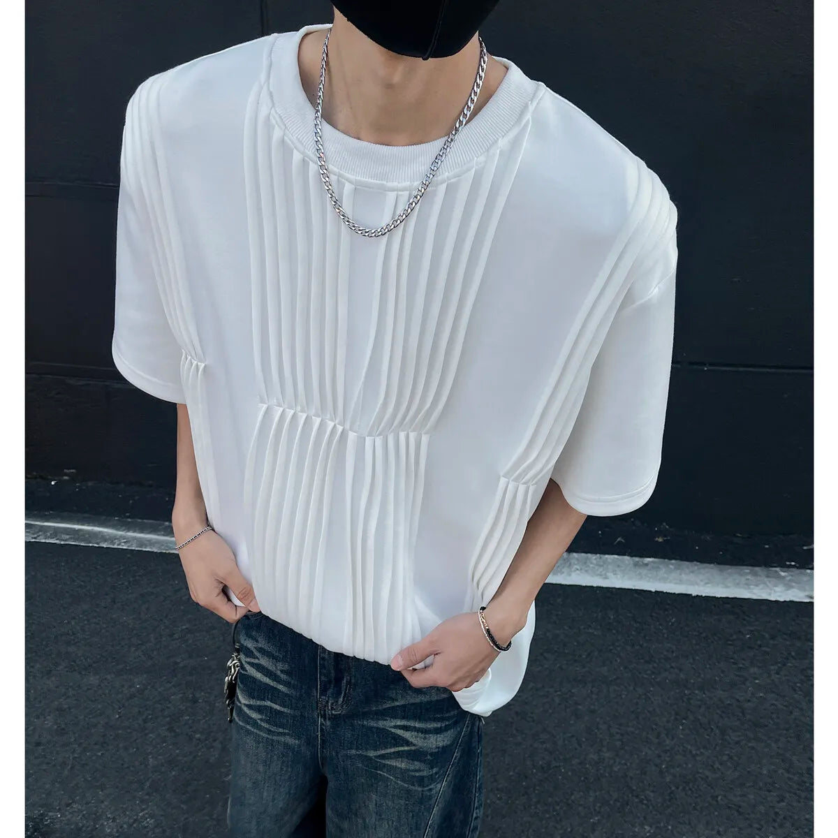 Threebooy Men Pleated Chic T Shirt Solid Color O-neck Short Sleeve Casual Tshirt Men Clothing Streetwear 2025 Summer Fashion Camisetas