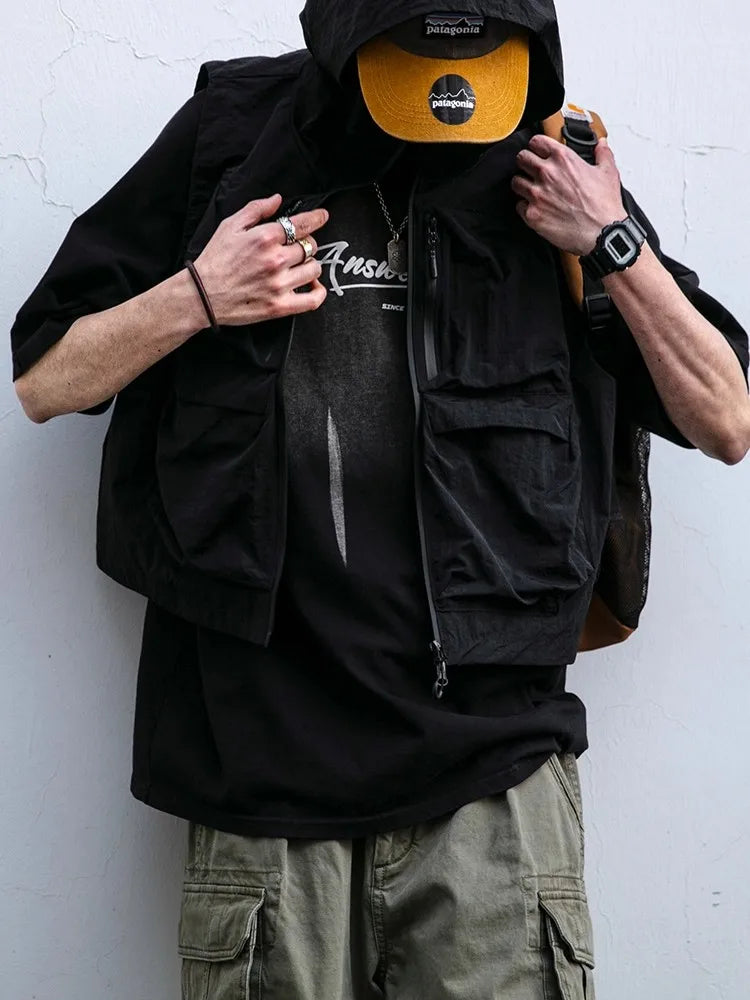 Threebooy Japanese Outdoor Three-dimensional Multi-pocket Short Waterproof Workwear Hooded Vest Men's Trendy Summer Fishing Vest Jacket