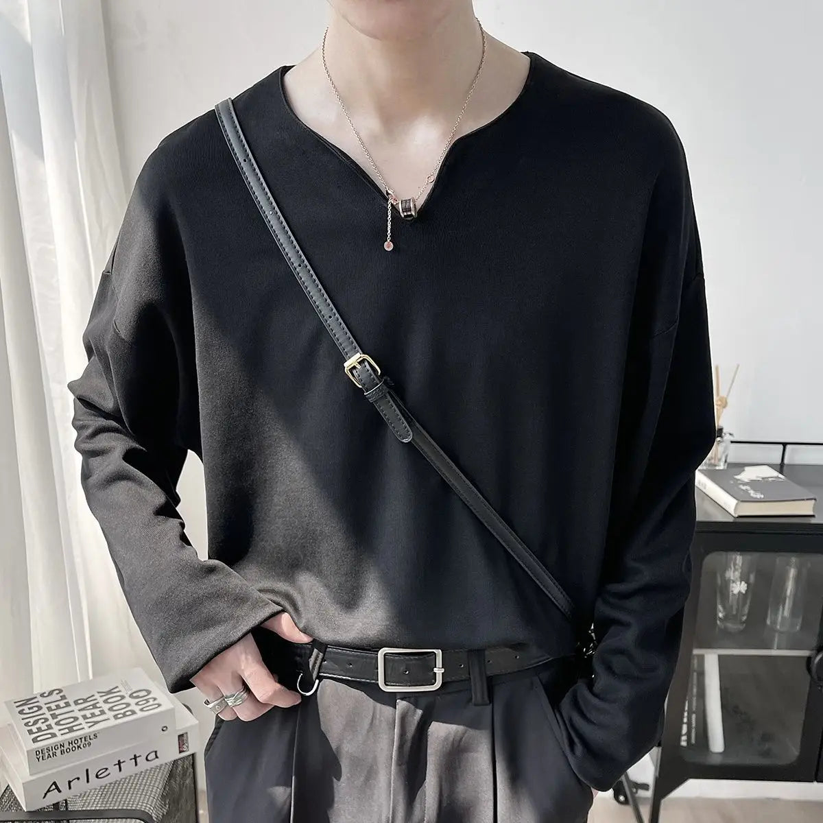 Threebooy  Light Luxury Top High-end Niche Designer V-neck Long-sleeved T-shirt Men Spring Autumn Trendy Versatile Base Shirt Aesthetic